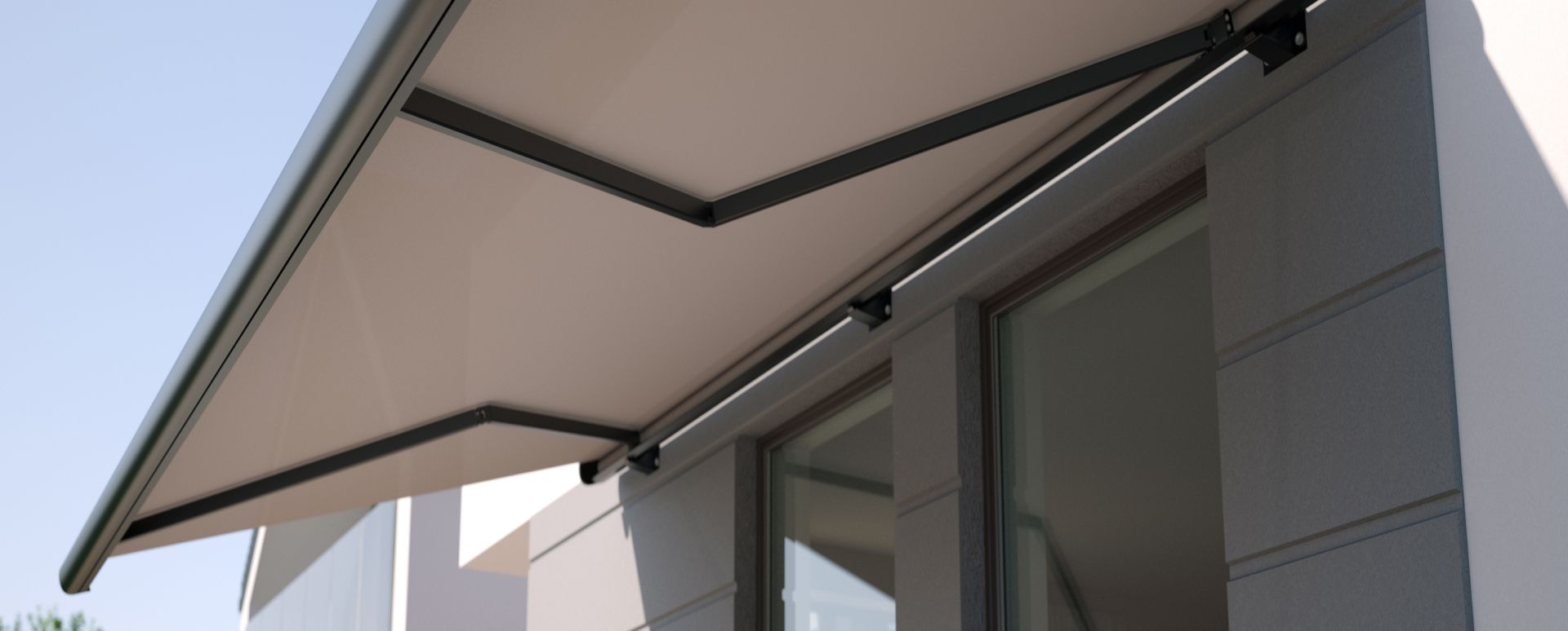 Eine elegante, moderne Markise erstreckt sich über einen Terrassenbereich mit gemütlichen Sitzgelegenheiten und viel Grün und sorgt so für zusätzlichen Komfort im Freien.